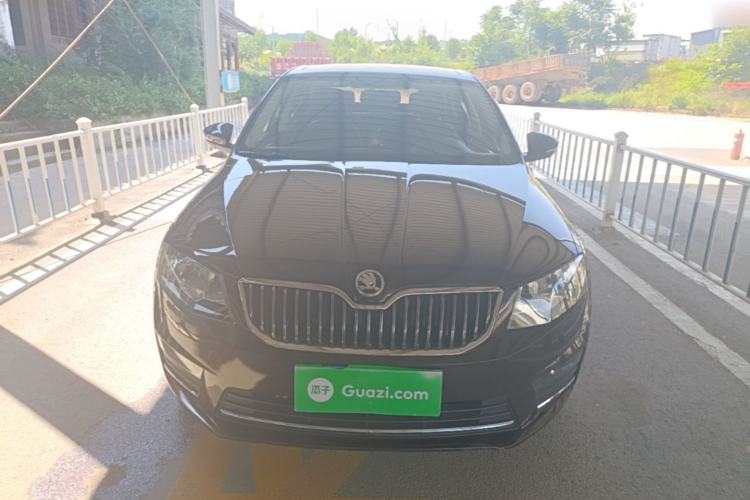 Used Skoda Octavia 2017 1.6L Automatic Smart Drive Edition Front