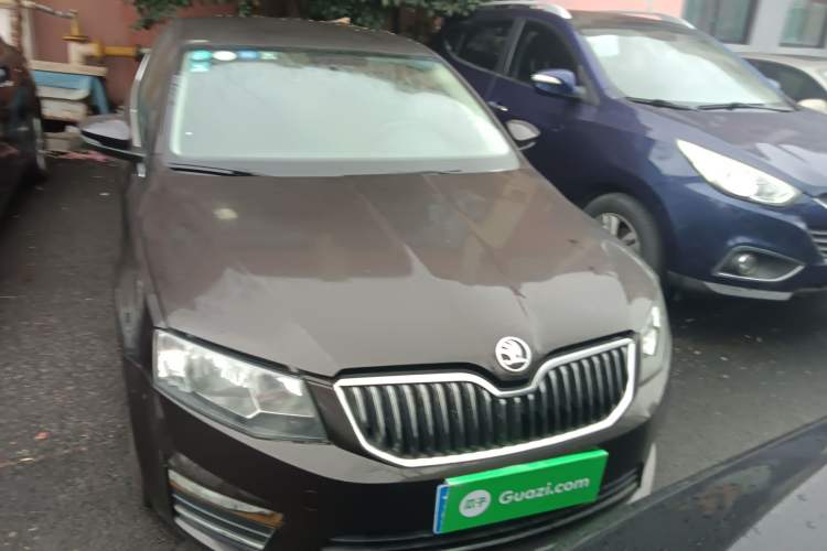 Used Skoda Octavia 2017 Classic Model 1.6L Automatic Comfort Edition Front