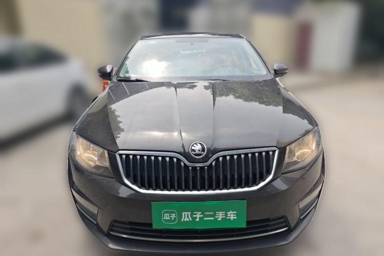Used Skoda Octavia 2017 1.6L Automatic Smart Drive Edition Front