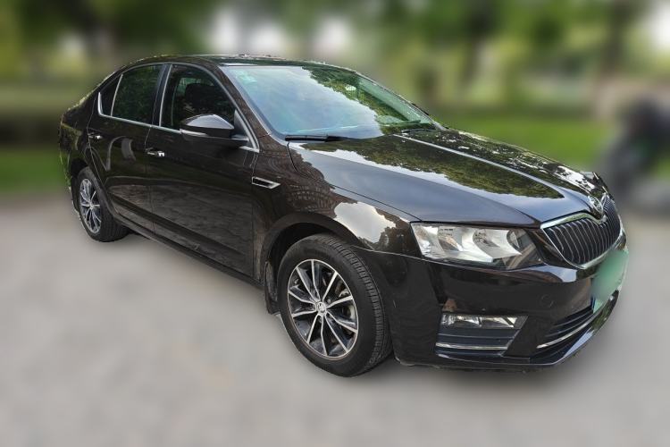 Used Skoda Octavia 2017 1.6L Automatic Chuanxing Edition Front Right 45 Deg