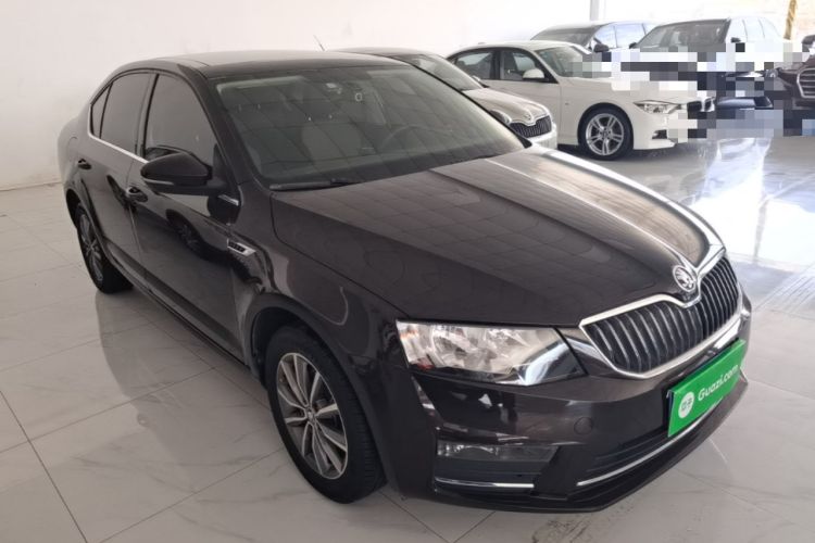 Used Skoda Octavia 2017 1.6L Automatic Chuanxing Edition Front Right 45 Deg