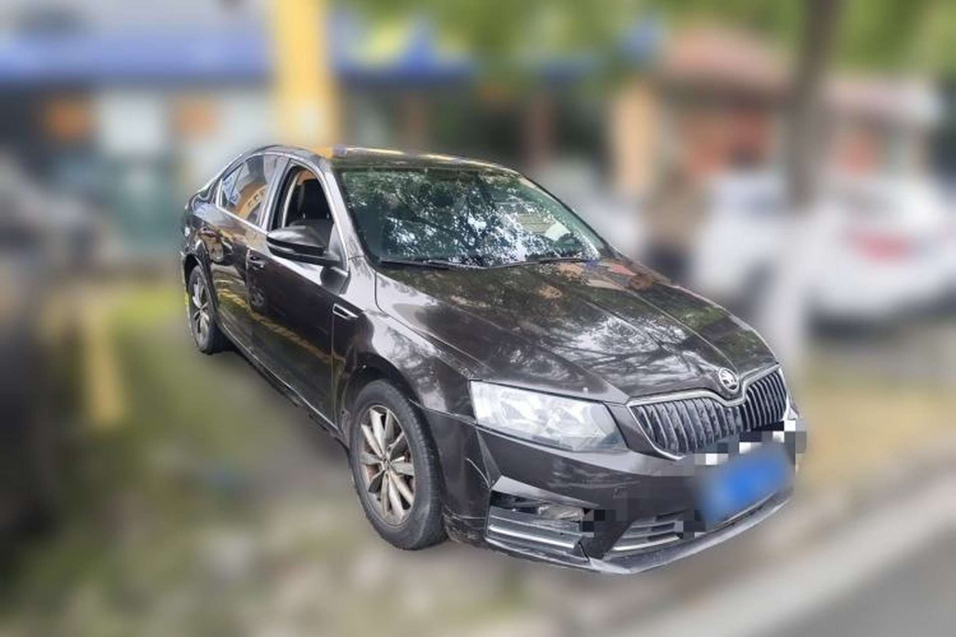 Used Skoda Octavia 2017 1.6L Manual Front-Wheel-Drive Version Front Right 45 Deg