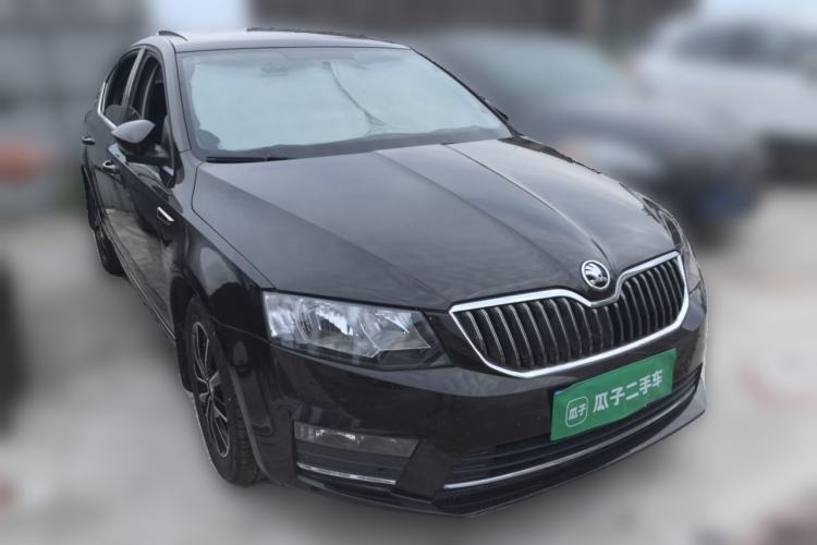 Used Skoda Octavia 2017 1.6L Manual Smart Drive Edition Front Right 45 Deg