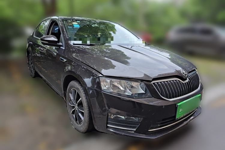 Used Skoda Octavia 2017 1.6L Automatic Smart Drive Edition Front Right 45 Deg