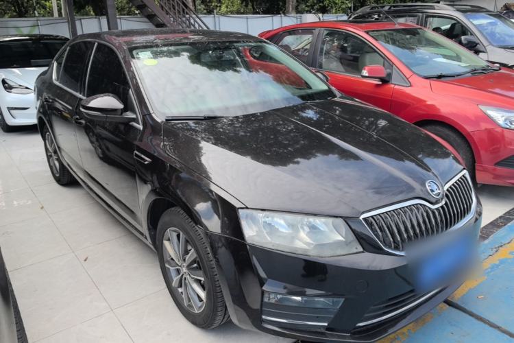 Used Skoda Octavia 2017 1.6L Manual Trend Edition Front Right 45 Deg