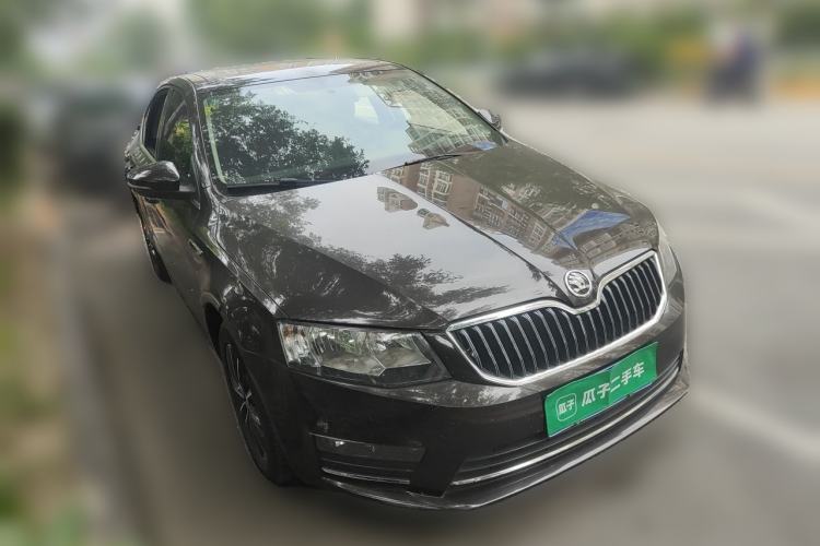 Used Skoda Octavia 2017 TSI280 DSG Smart Drive Edition Front Right 45 Deg