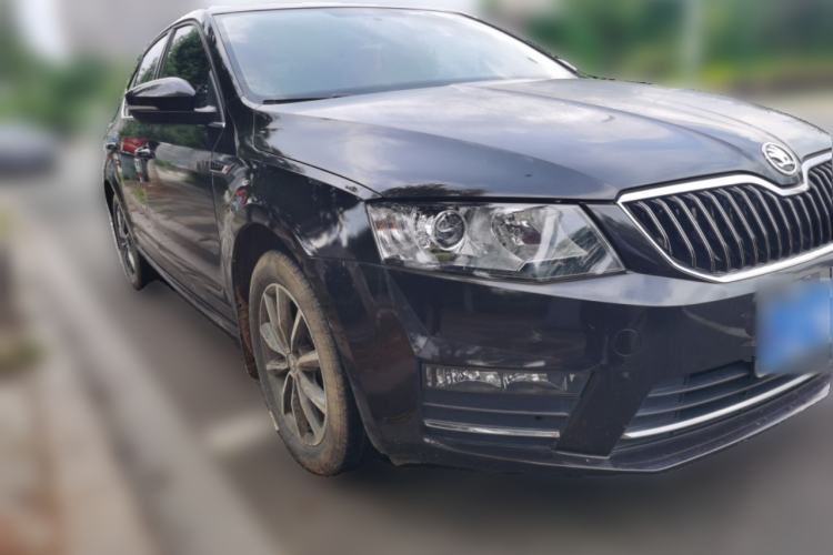 Used Skoda Octavia 2017 1.6L Automatic Chuanxing Edition Front Right 45 Deg