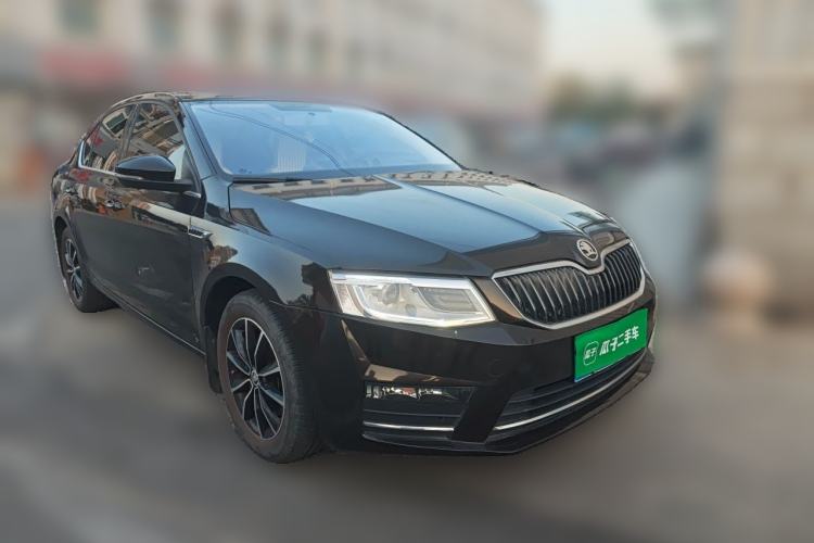 Used Skoda Octavia 2017 1.6L Manual Smart Drive Edition Front Right 45 Deg