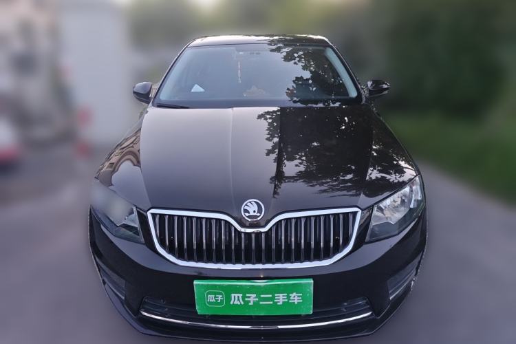 Used Skoda Octavia 2017 1.6L Automatic Smart Drive Edition Front