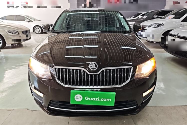 Used Skoda Octavia 2017 Classic Model 1.6L Automatic Comfort Edition Front