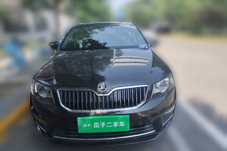 Used Skoda Octavia 2017 1.6L Automatic Smart Drive Edition Front