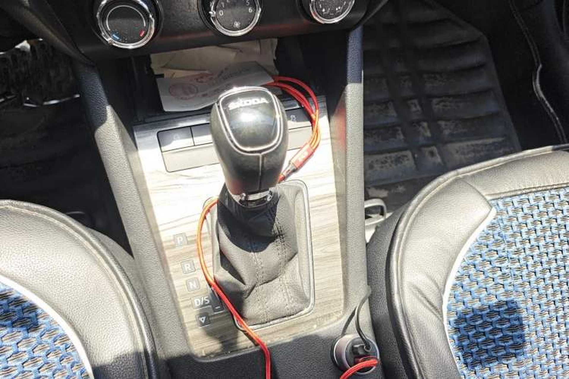 Used Skoda Octavia 2017 1.6L Automatic Smart Drive Edition Gear Lever