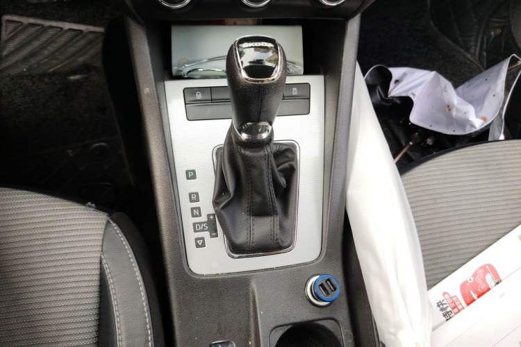 Used Skoda Octavia 2017 1.6L Automatic Chuanxing Edition Gear Lever