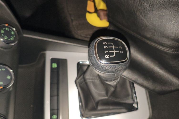 Used Skoda Octavia 2017 1.6L Manual Trend Edition Gear Lever