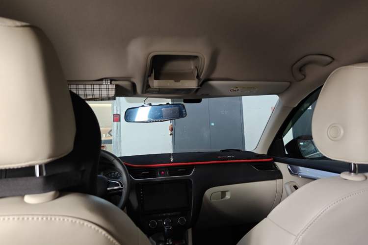 Used Skoda Octavia 2017 1.6L Automatic Chuanxing Edition Headliner