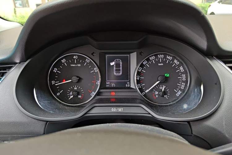 Used Skoda Octavia 2017 1.6L Automatic Smart Drive Edition Instrument Cluster