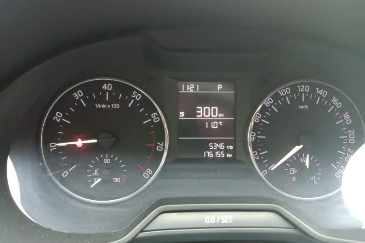 Used Skoda Octavia 2017 Classic Model 1.6L Automatic Comfort Edition Instrument Cluster