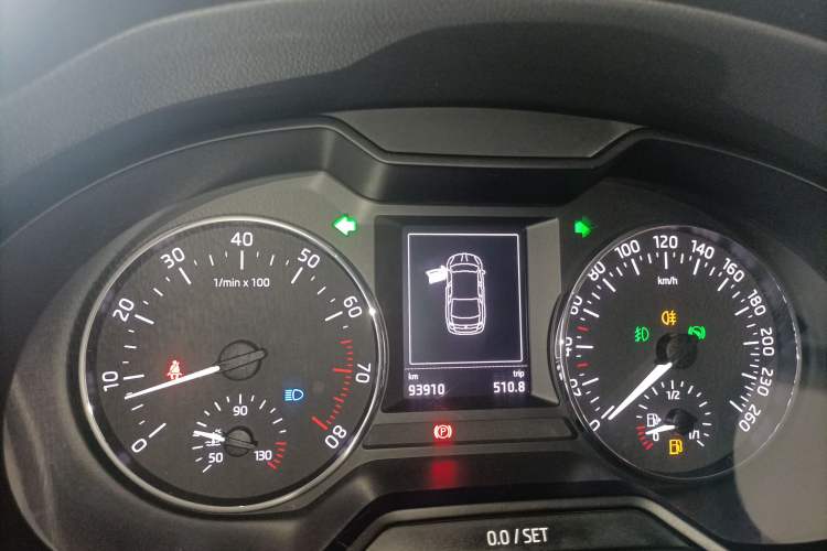 Used Skoda Octavia 2017 1.6L Automatic Smart Drive Edition Instrument Cluster