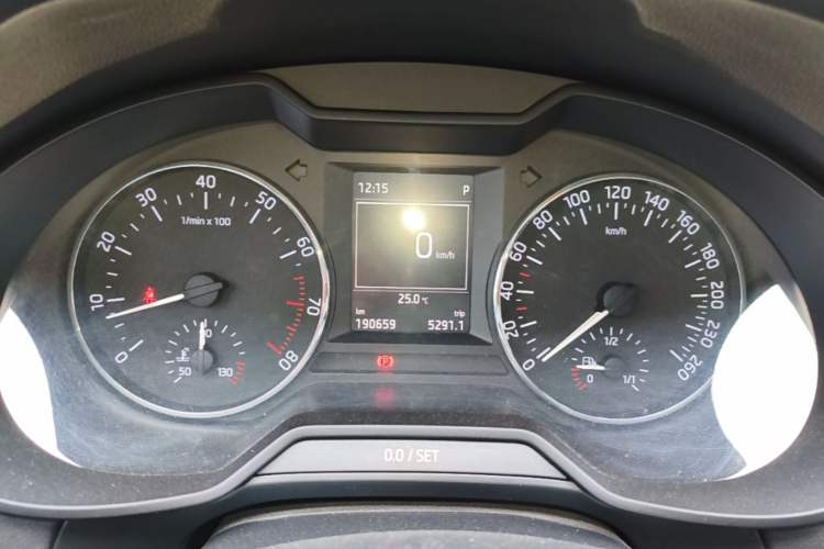 Used Skoda Octavia 2017 1.6L Automatic Smart Drive Edition Instrument Cluster