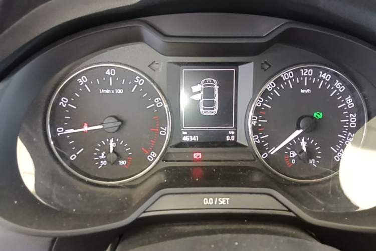 Used Skoda Octavia 2017 1.6L Automatic Smart Drive Edition Instrument Cluster