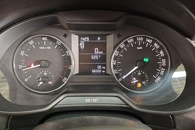 Used Skoda Octavia 2017 Classic Model 1.6L Automatic Comfort Edition Instrument Cluster