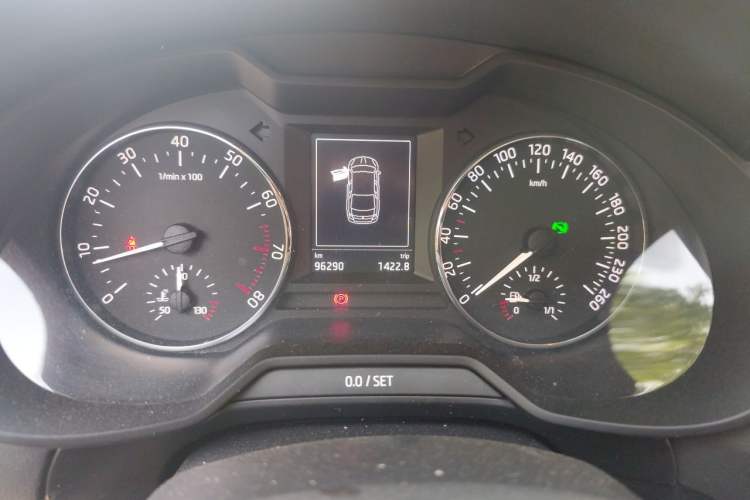 Used Skoda Octavia 2017 1.6L Automatic Smart Drive Edition Instrument Cluster