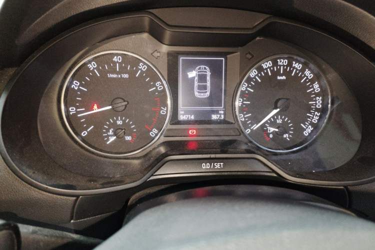 Used Skoda Octavia 2017 1.6L Manual Smart Drive Edition Instrument Cluster