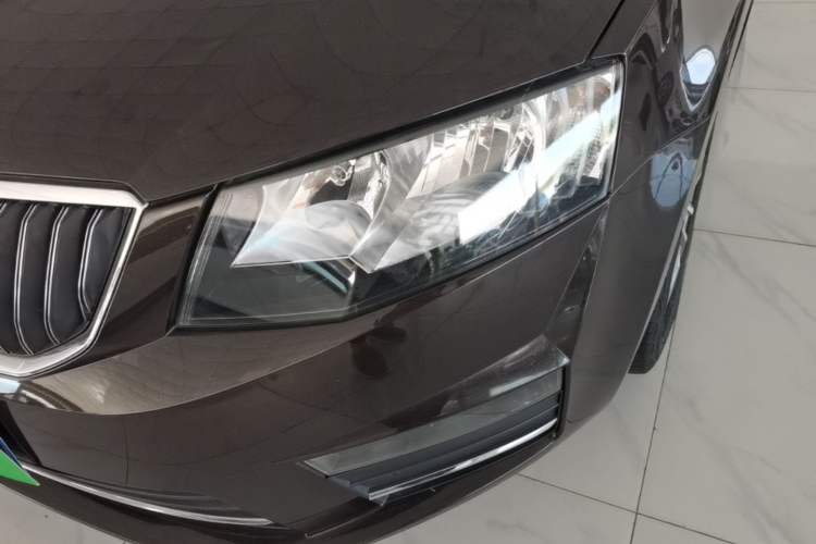 Used Skoda Octavia 2017 1.6L Automatic Chuanxing Edition Left Front Headlight