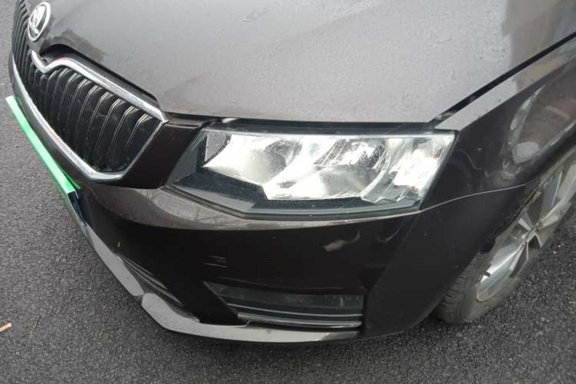 Used Skoda Octavia 2017 Classic Model 1.6L Automatic Comfort Edition Left Front Headlight