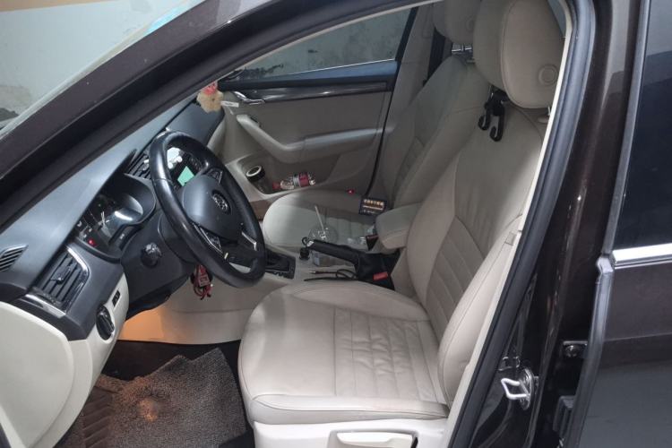 Used Skoda Octavia 2017 1.6L Automatic Smart Drive Edition Left Front Seat