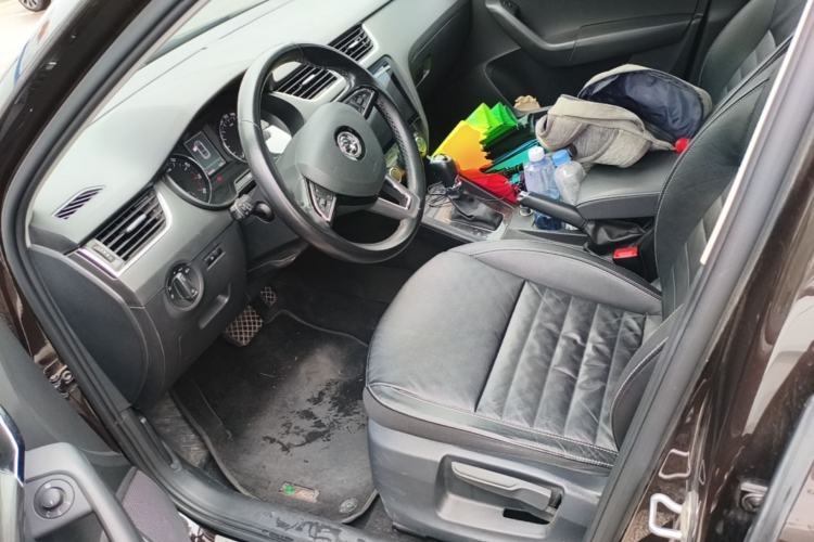Used Skoda Octavia 2017 1.6L Automatic Smart Drive Edition Left Front Seat