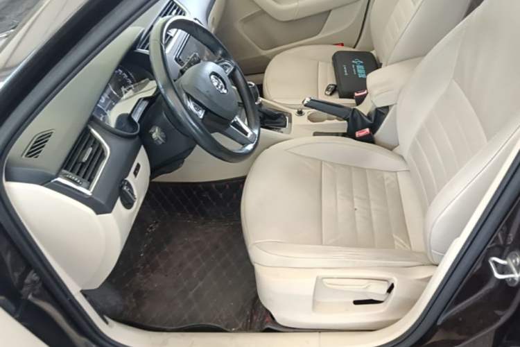 Used Skoda Octavia 2017 1.6L Automatic Smart Drive Edition Left Front Seat