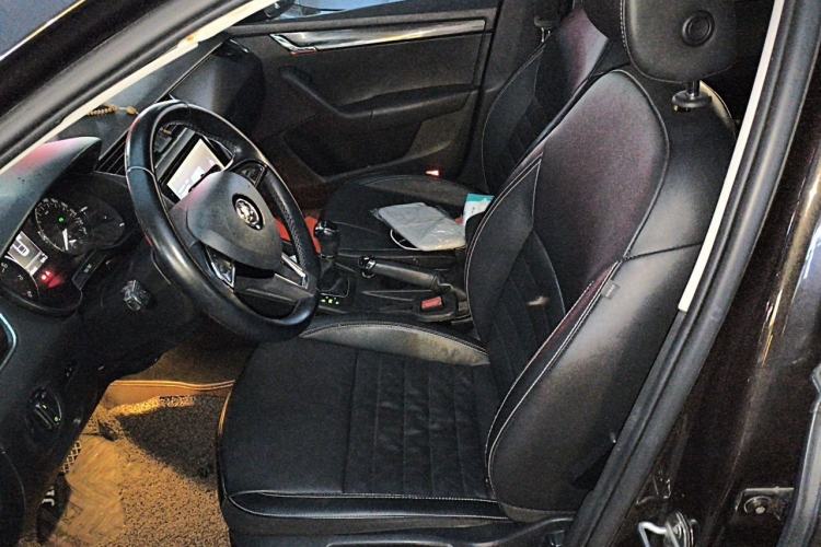 Used Skoda Octavia 2017 1.6L Automatic Smart Drive Edition Left Front Seat
