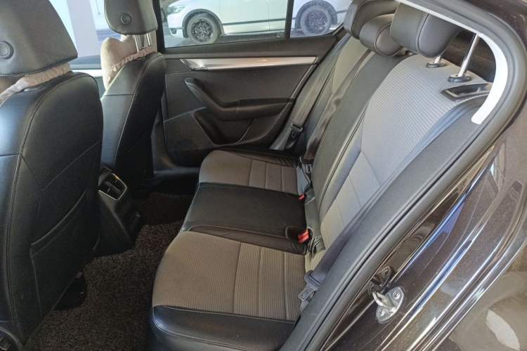 Used Skoda Octavia 2017 1.6L Automatic Chuanxing Edition Left Rear Seat