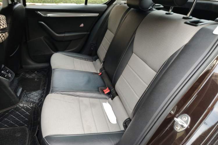 Used Skoda Octavia 2017 1.6L Automatic Chuanxing Edition Left Rear Seat