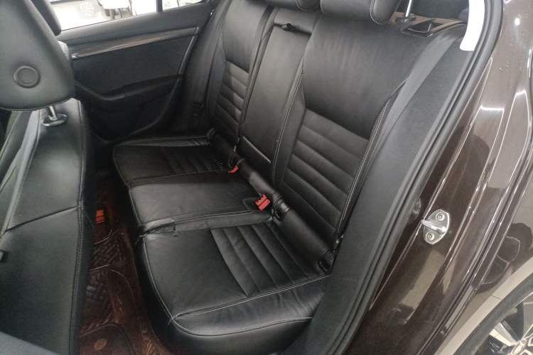 Used Skoda Octavia 2017 1.6L Automatic Smart Drive Edition Left Rear Seat