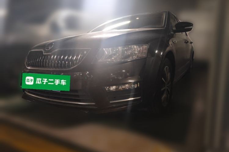 Used Skoda Octavia 2017 1.6L Automatic Chuanxing Edition Guazi used car, China used car export, Used car for sale, Used  cars, Cheapest cars for sale