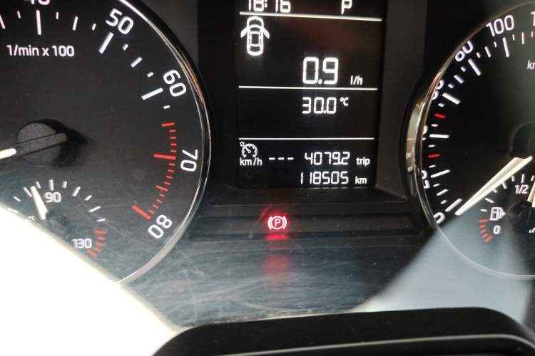 Used Skoda Octavia 2017 1.6L Automatic Chuanxing Edition Odometer Close Up