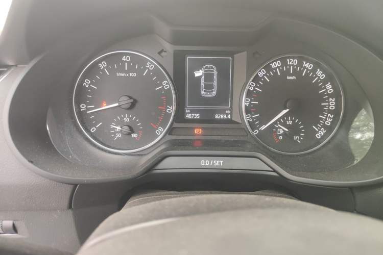 Used Skoda Octavia 2017 TSI280 DSG Smart Drive Edition Odometer Close Up