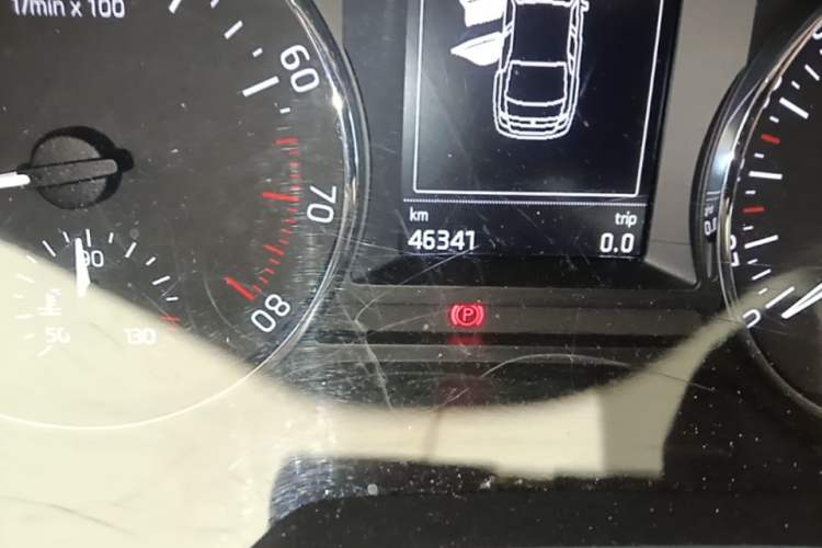 Used Skoda Octavia 2017 1.6L Automatic Smart Drive Edition Odometer Close Up