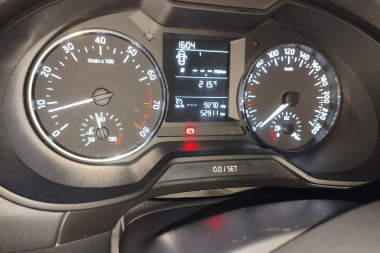 Used Skoda Octavia 2017 1.6L Manual Trend Edition Odometer Close Up