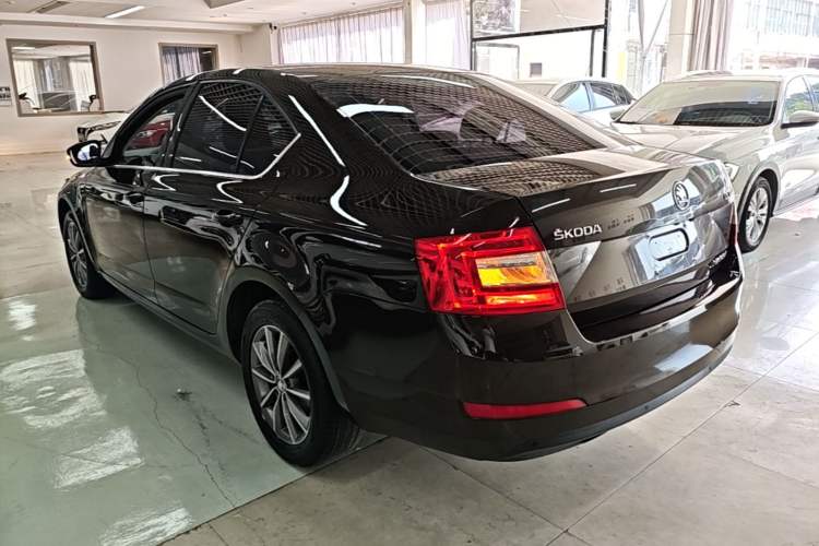 Used Skoda Octavia 2017 Classic Model 1.6L Automatic Comfort Edition Rear Left 45 Deg
