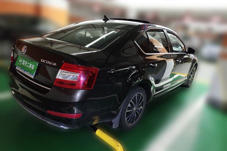 Used Skoda Octavia 2017 1.6L Manual Smart Drive Edition Rear Right 45 Deg