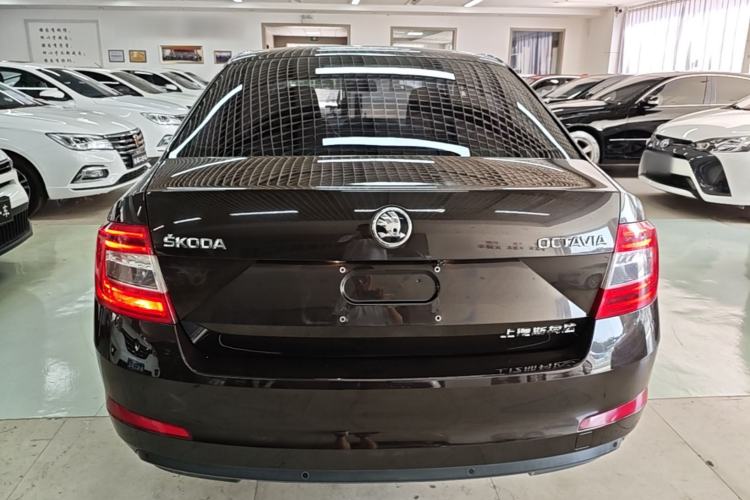 Used Skoda Octavia 2017 Classic Model 1.6L Automatic Comfort Edition Rear