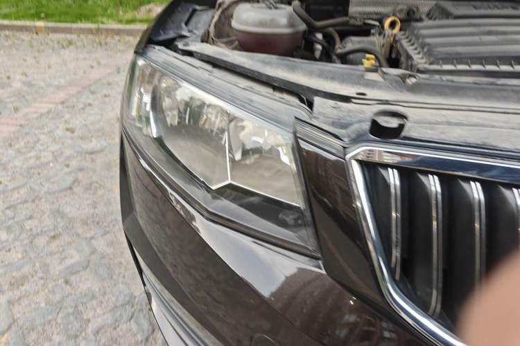 Used Skoda Octavia 2017 1.6L Automatic Chuanxing Edition Right Front Headlight