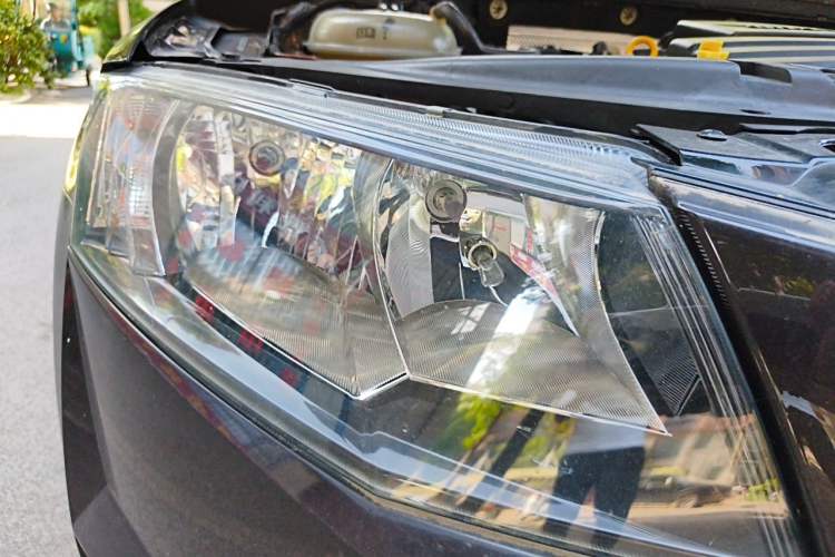 Used Skoda Octavia 2017 1.6L Manual Smart Drive Edition Right Front Headlight