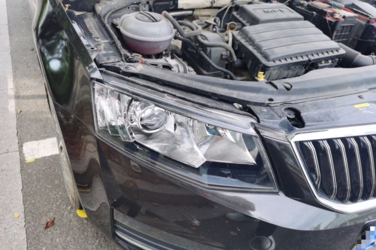 Used Skoda Octavia 2017 1.6L Automatic Chuanxing Edition Right Front Headlight