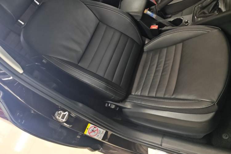 Used Skoda Octavia 2017 1.6L Automatic Smart Drive Edition Right Front Seat