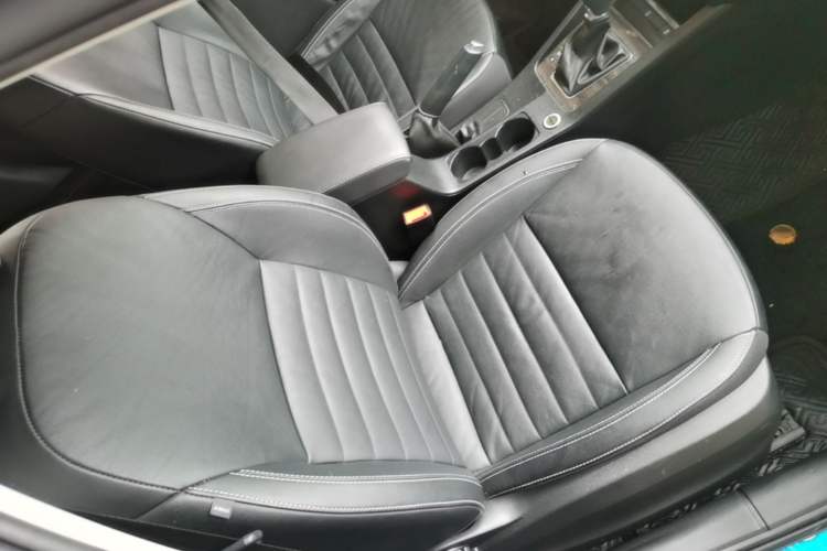 Used Skoda Octavia 2017 1.6L Automatic Smart Drive Edition Right Front Seat