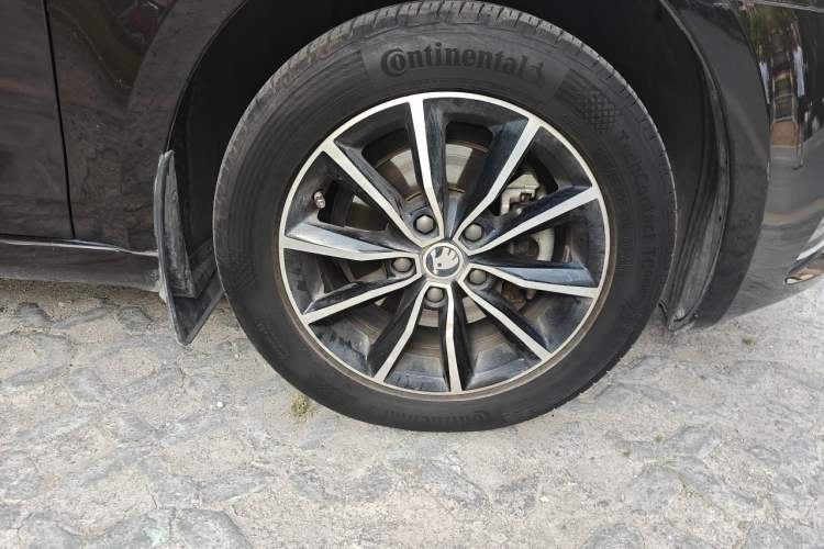 Used Skoda Octavia 2017 1.6L Automatic Chuanxing Edition Right Front Wheel Hub